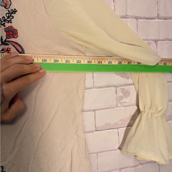 Umgee Cream Floral Embroidered Tunic‎ - Picture 7 of 7